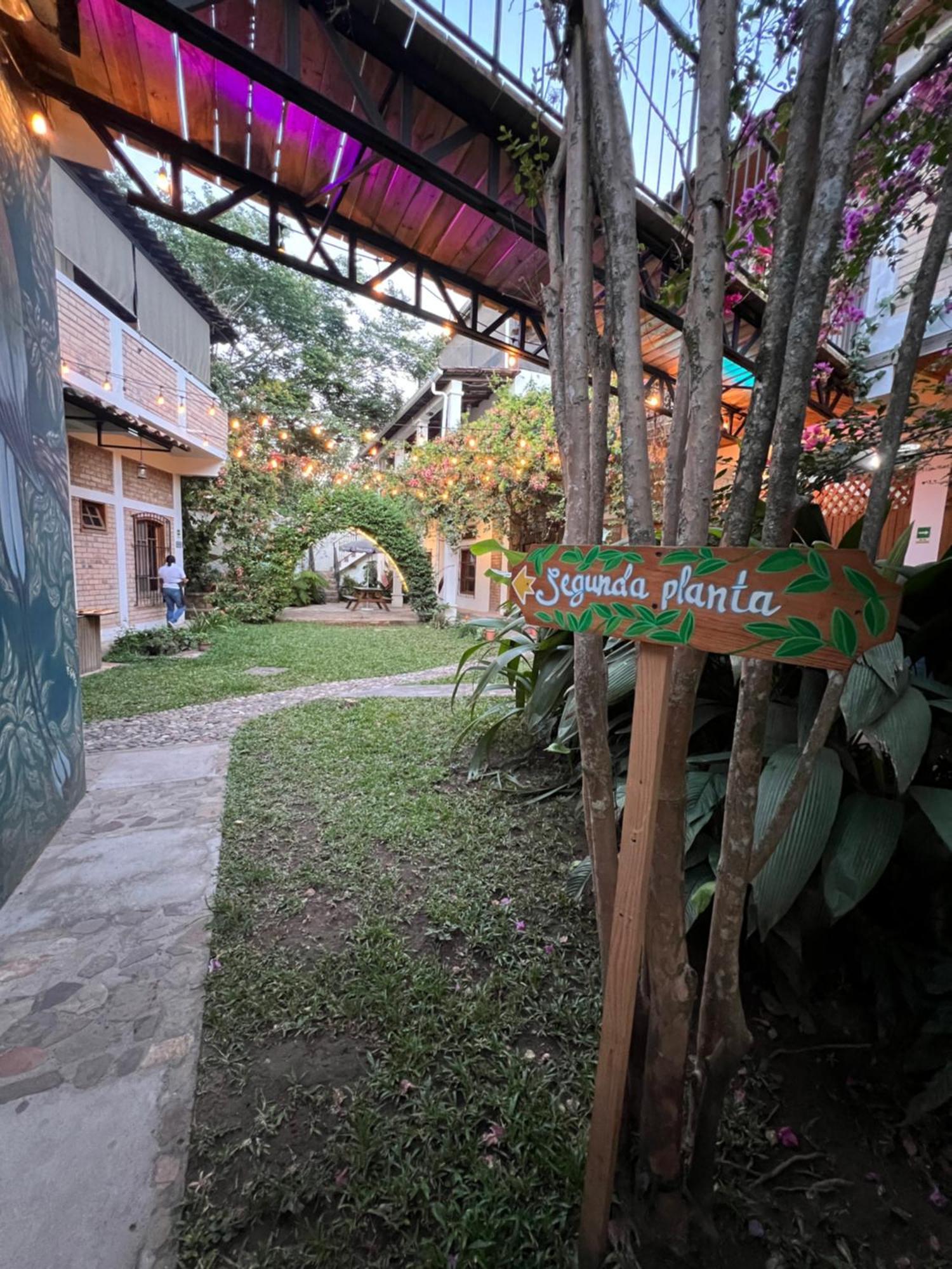 גרסיאס Jardin Cafe Hotel & Restaurant מראה חיצוני תמונה