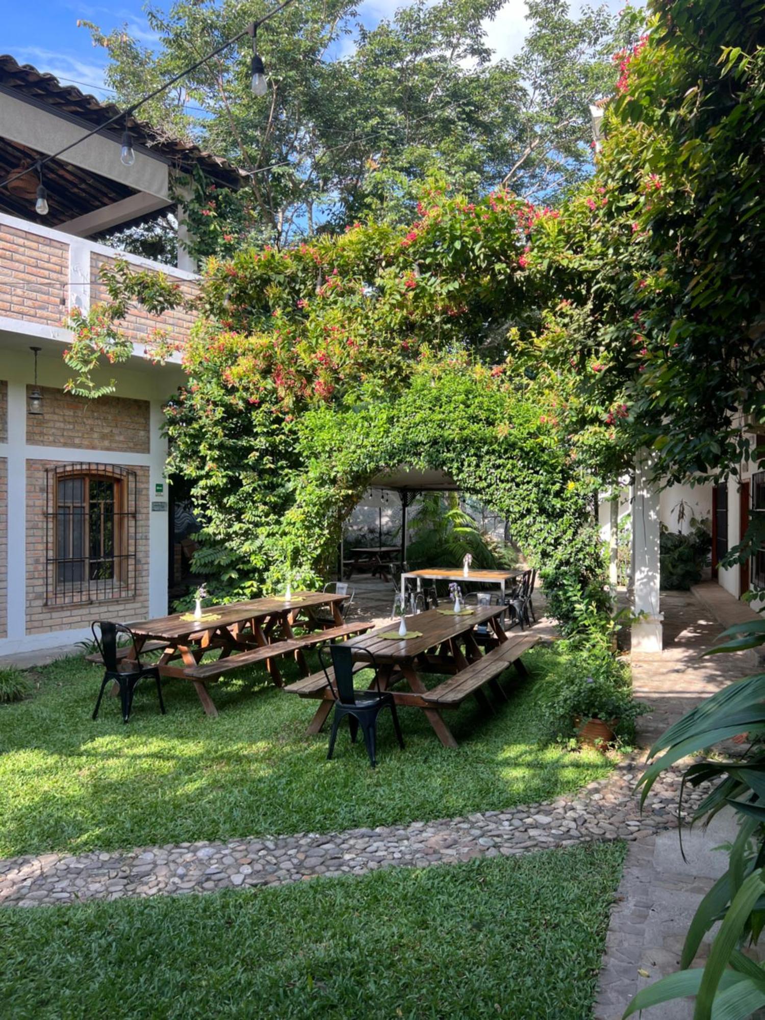 גרסיאס Jardin Cafe Hotel & Restaurant מראה חיצוני תמונה